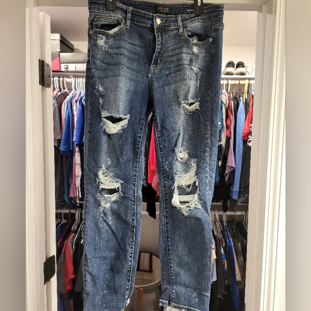 Judy Blue Distressed Boyfriend Jesns Size 15/32